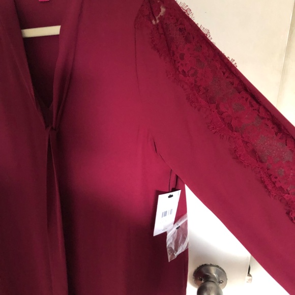 Vince Camuto Deep Red Long Sleeve Blouse. NWT. Size M - Picture 4 of 4